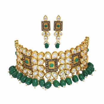Traditional Gold Plated Kundan & Beads Choker Necklace Jewellery Set for Women  3