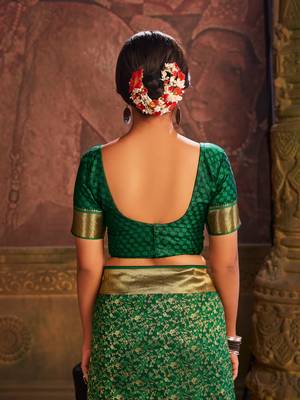 Green woven banarasi silk saree with blouse 5