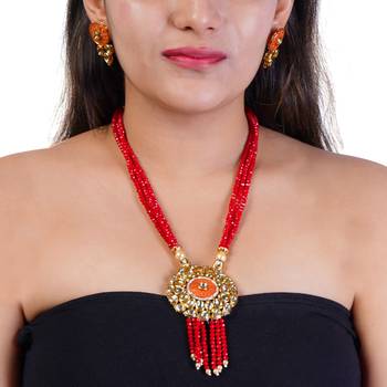 Red necklaces 1