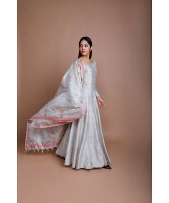 SHOWSHAA SCOTTISH THISTLE ANARKALI SET with floral tussor dupatta 4