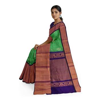 Green hand woven andhra pradesh handloom saree with blouse 2