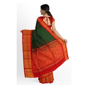 Dark green hand woven andhra pradesh handloom saree with blouse 3