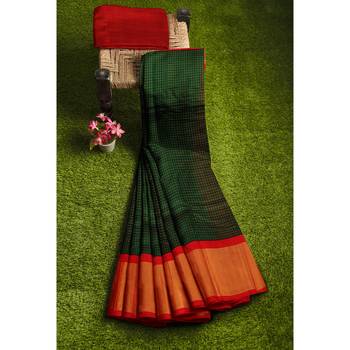 Dark green hand woven andhra pradesh handloom saree with blouse 4