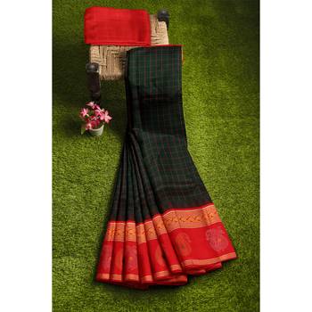 Dark green hand woven andhra pradesh handloom saree with blouse 4
