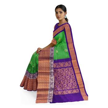 Green hand woven andhra pradesh handloom saree with blouse 2