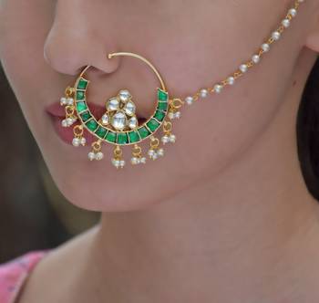 Green emerald  nose-ring 1