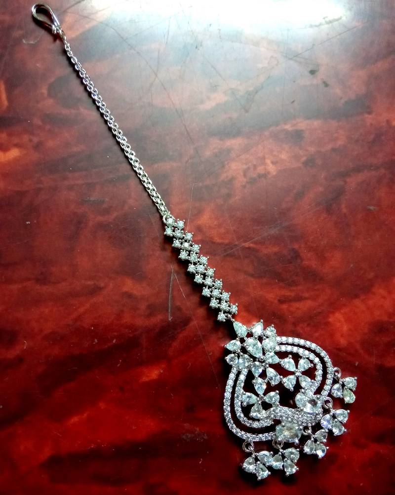 Platinum cubiczirconia maang-tikka