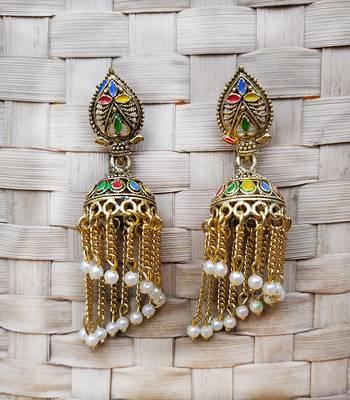 Gold earrings 1