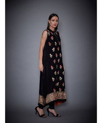 Ri Ritu Kumar Black Embroidered Velvet Kurta With Churidar & Inner 3