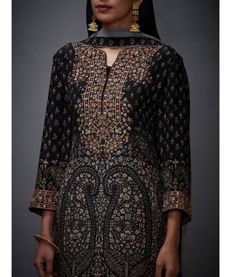  RI Black And Beige Embroidered Kurta Set 6