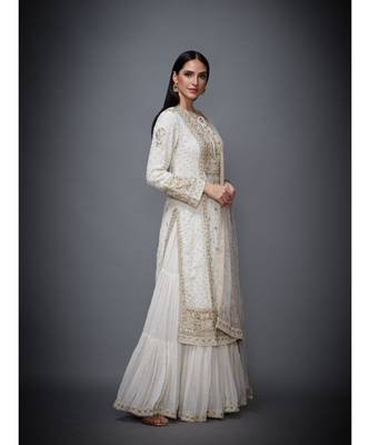 RI White Embroidered Kurta Set 4