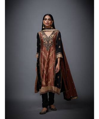 RI Black satin Geometric Print Kurta Set 2