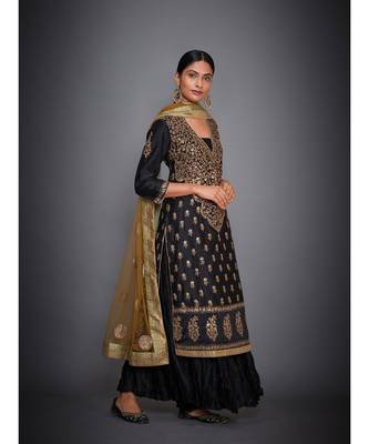Ri Ritu Kumar Black cotton silk Kurta With Crinkled Palazzo and Dupatta 4