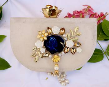 Worthyy Enterprises Women's Acrylic Embellished Clutch purse with Detachable Sling (Cream) 1