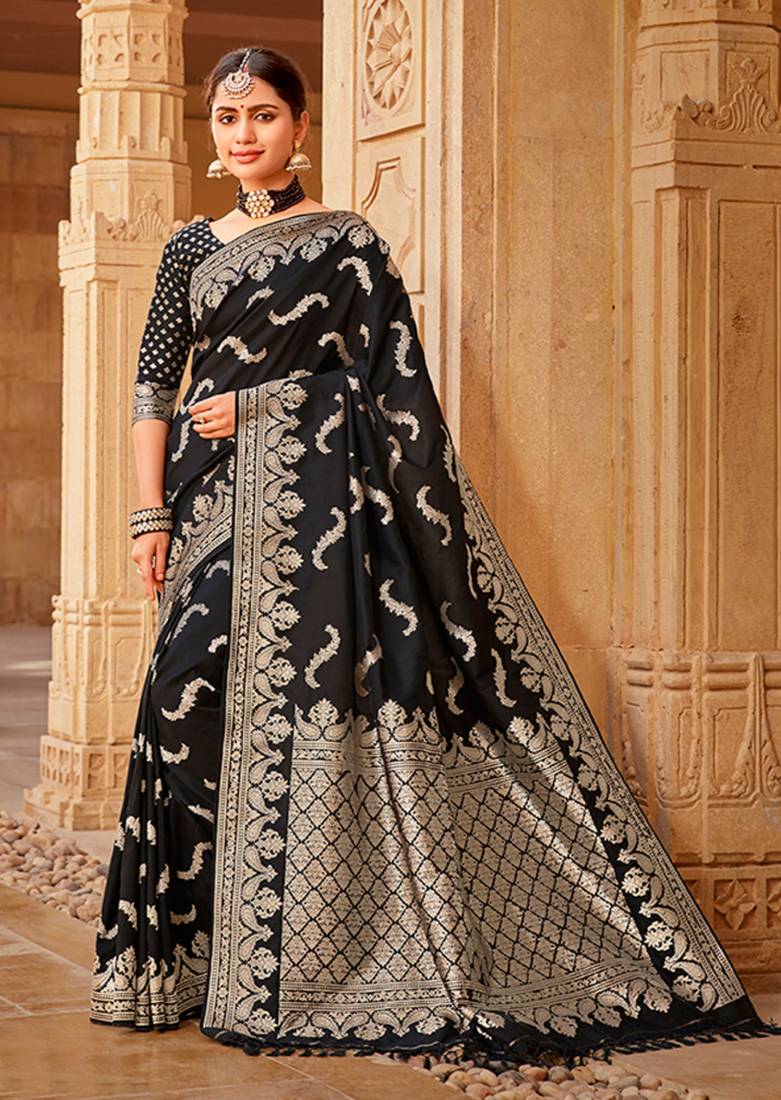 Bavana Banarasi Silk Cotton Set - Black