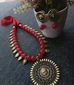 Red pearl necklaces