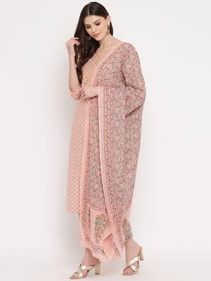 Women'S Foil Print & Gota Patti Work Straight Cotton Peach Kurta,Pant & Dupatta 3