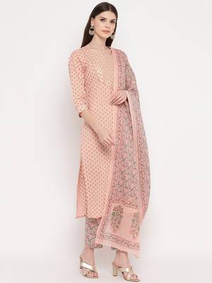 Women'S Foil Print & Gota Patti Work Straight Cotton Peach Kurta,Pant & Dupatta 4