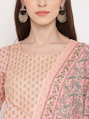 Women'S Foil Print & Gota Patti Work Straight Cotton Peach Kurta,Pant & Dupatta 5
