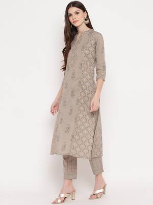 Women's Foil Print & Gota Patti Work Straight cotton Grey Kurti With Pant Set 3