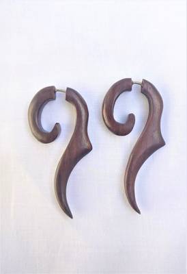 Maroon earrings 1