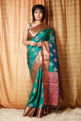 Parrot green woven patola saree with blouse 1