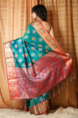 Parrot green woven patola saree with blouse 3