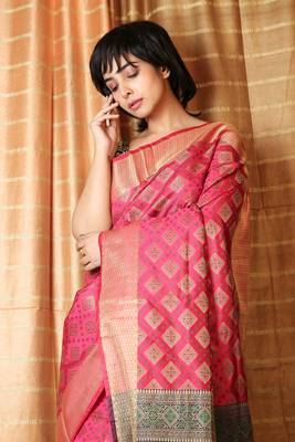 Pink woven patola saree with blouse 4