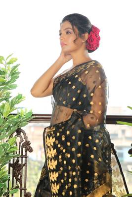Black woven blended cotton saree with blouse 3