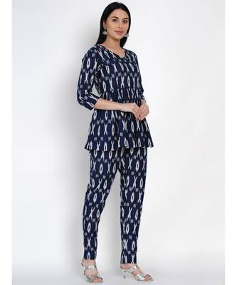women cotton navy ikkat print cotton set of peplum top and straight pants 3