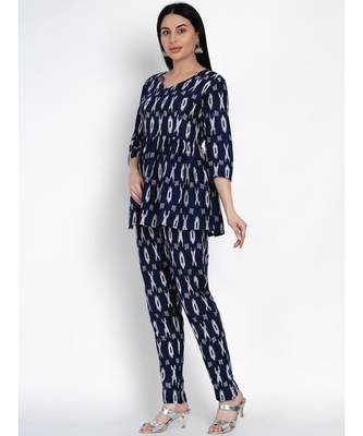 women cotton navy ikkat print cotton set of peplum top and straight pants 4