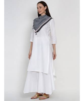 women cotton white basic kurta with black and white check cotton scarf 2