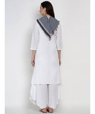 women cotton white basic kurta with black and white check cotton scarf 5