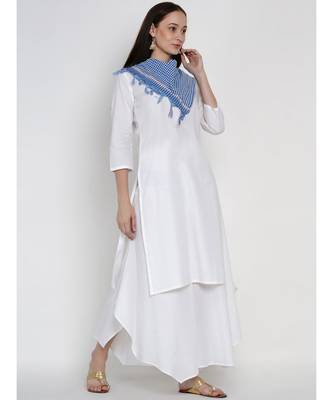 women cotton white basic kurta with blue and white check cotton scarf 3