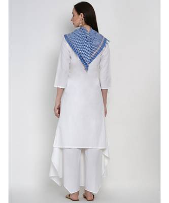 women cotton white basic kurta with blue and white check cotton scarf 4
