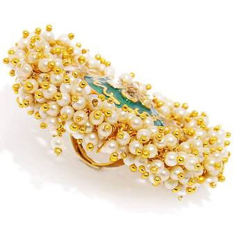 Green pearl rings 4
