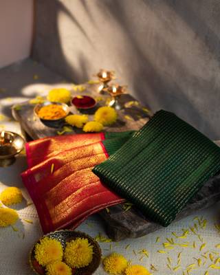 Green woven kanchipuram silk saree with blouse 2
