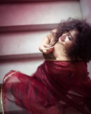 Black & Red Tie & Dye Organza Saree 7