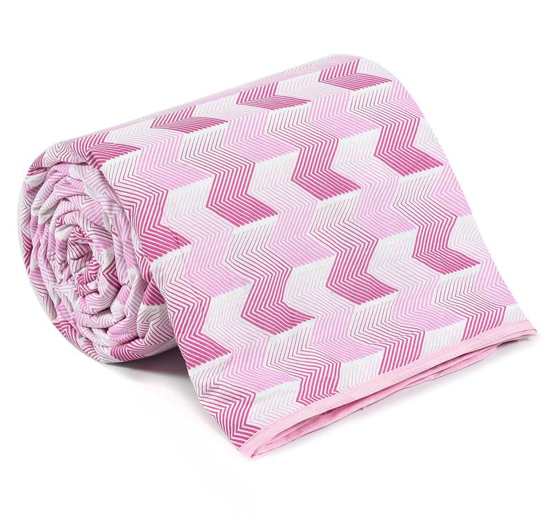 Pink Be Wangle Leaves Printed Reversible Single Bed Dohar AC Blanket