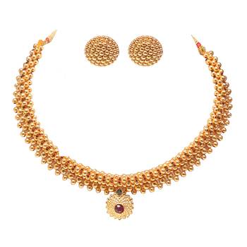 Golden Tushi with Earrings 2