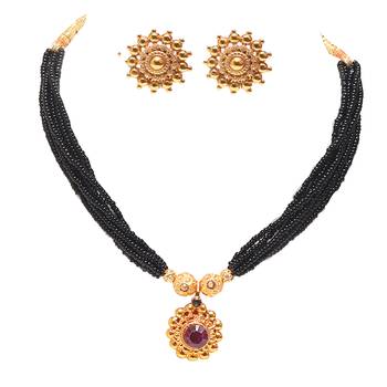 Traditional maharashtrian mangalsutra with earrings 2