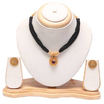 Traditional maharashtrian mangalsutra with earrings 1