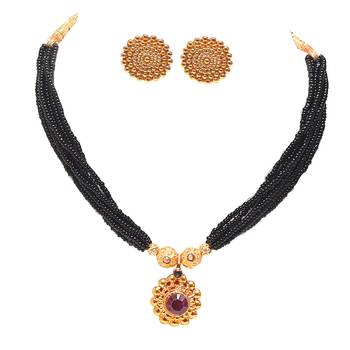 Traditional maharashtrian mangalsutra with earrings 2