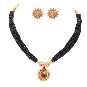 Traditional maharashtrian mangalsutra with earrings 2