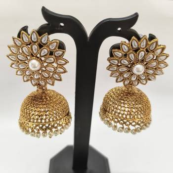 Golden Jhumkis earrings with Pearl 2