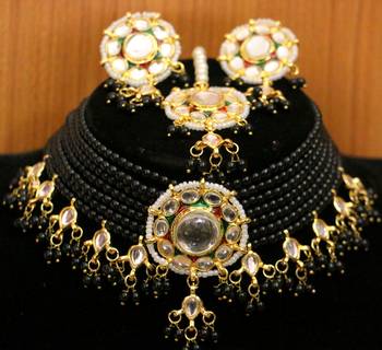 Black crystal necklace-sets 1