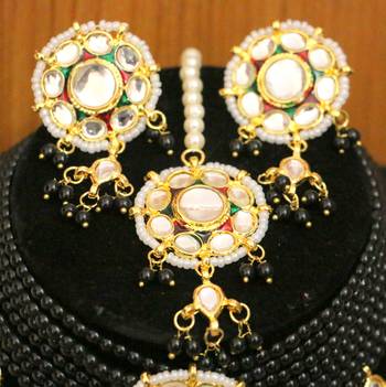 Black crystal necklace-sets 3