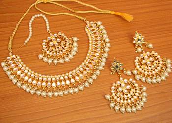 White crystal necklace-sets 1