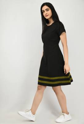 Black plain crepe short-dresses 3