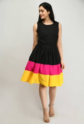 Red plain crepe short-dresses 1